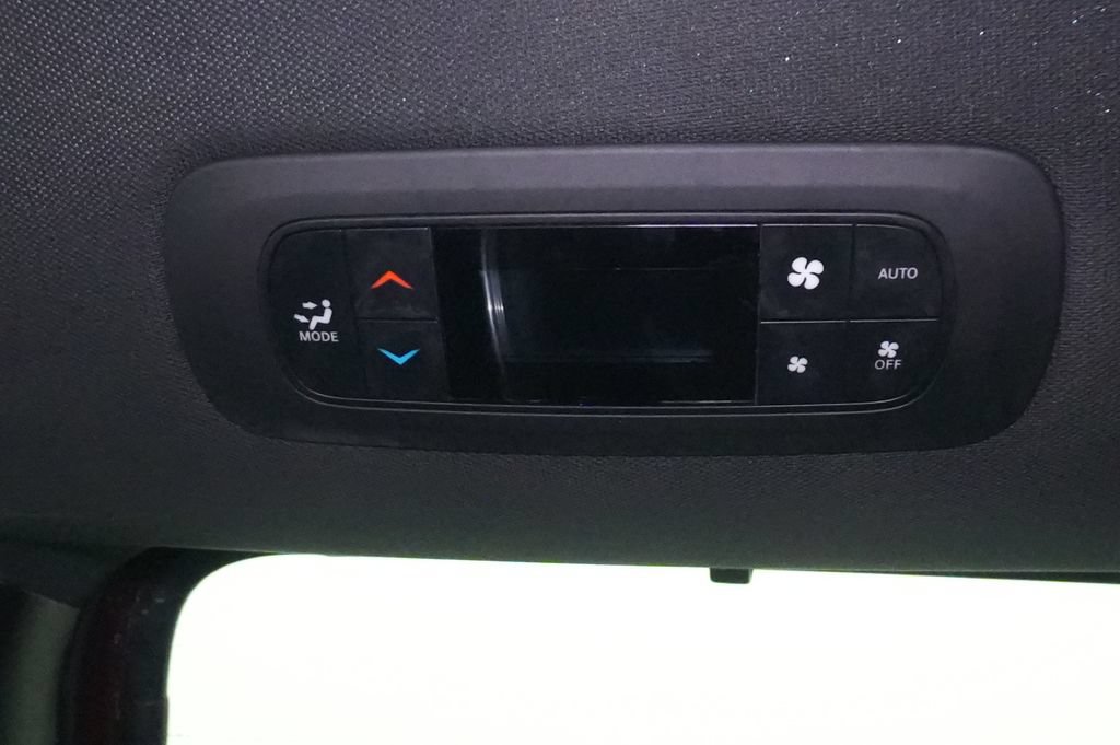 Used 2021 Chrysler Pacifica Touring-L w/ Uconnect Theater Family Group AWD/4WD image 22