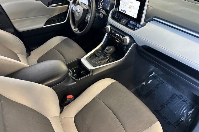 Certified 2025 Toyota RAV4 XLE FWD image 20