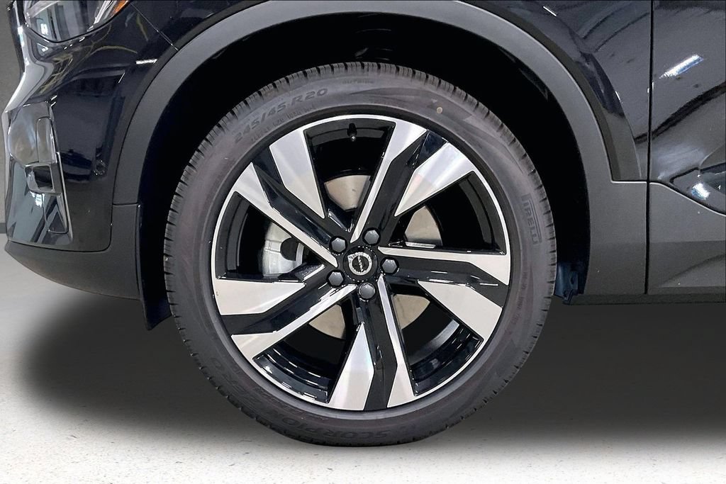 New 2026 Volvo XC40 B5 Ultra w/ Protection Package Premier AWD/4WD image 13