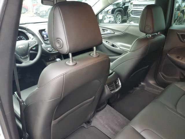 Used 2019 Chevrolet Malibu LT w/ Leather Package FWD image 12