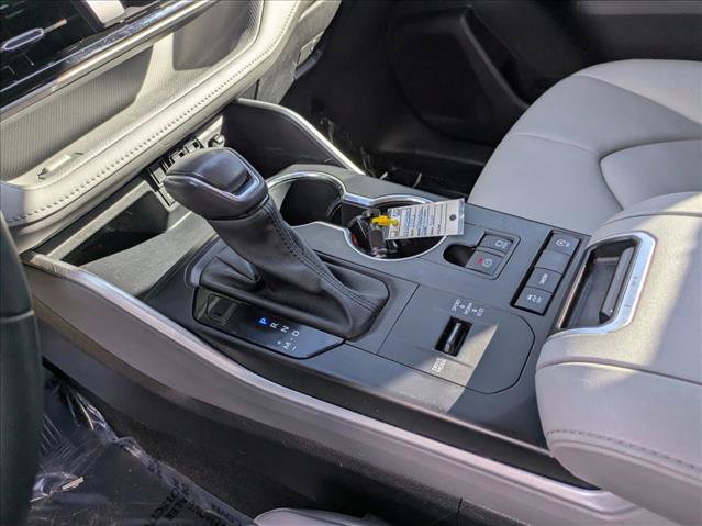 Used 2021 Toyota Highlander XLE image 18