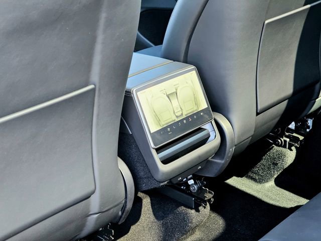Used 2026 Tesla Model Y AWD image 21