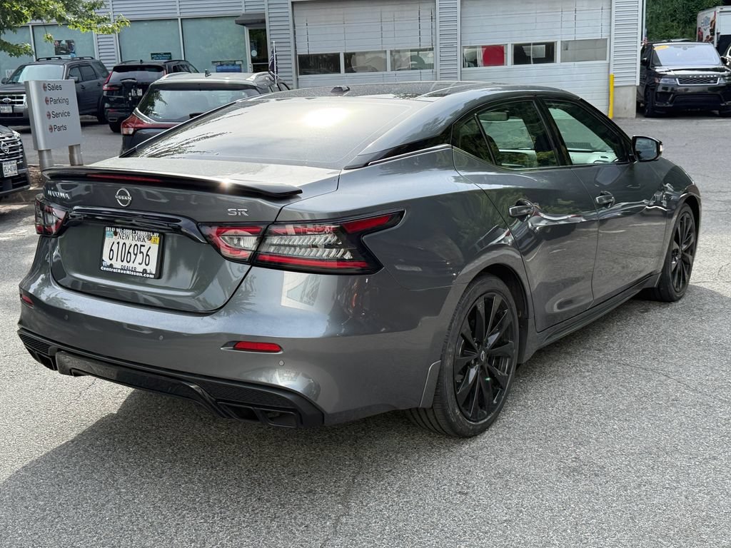 Used 2023 Nissan Maxima SR w/ Sport Mat Group FWD image 5