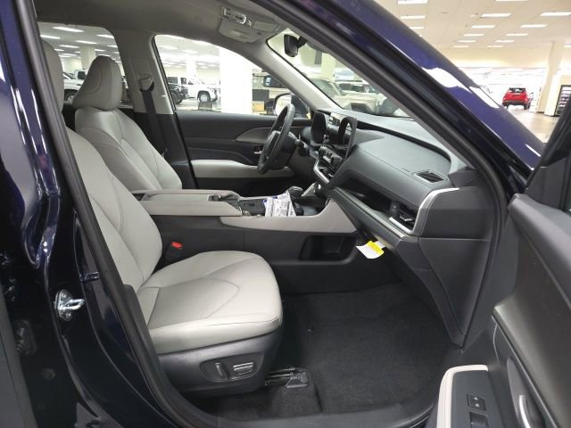 New 2026 Toyota Grand Highlander XLE image 8