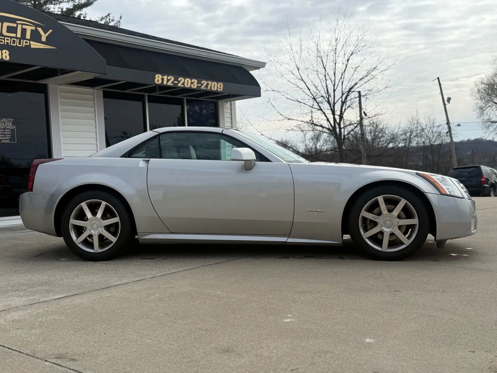 Used 2004 Cadillac XLR image 2