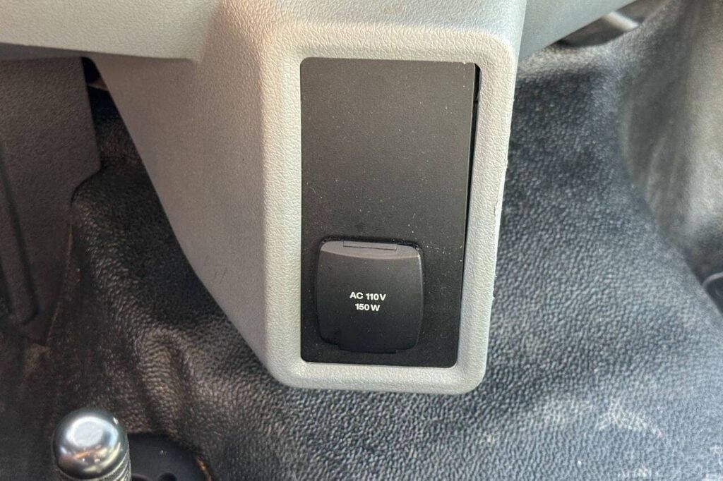 Used 2022 Ford F650 2WD Regular Cab Super Duty image 32