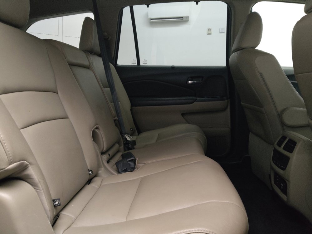 Used 2017 Honda Pilot Touring image 19