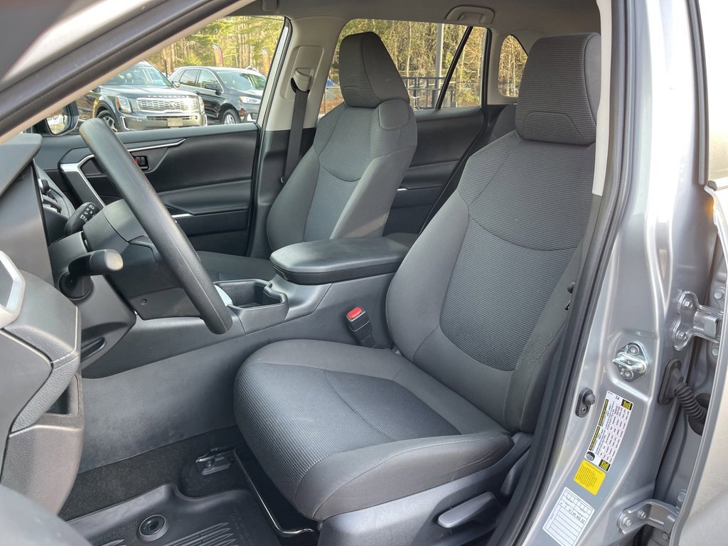 Used 2025 Toyota RAV4 LE image 22