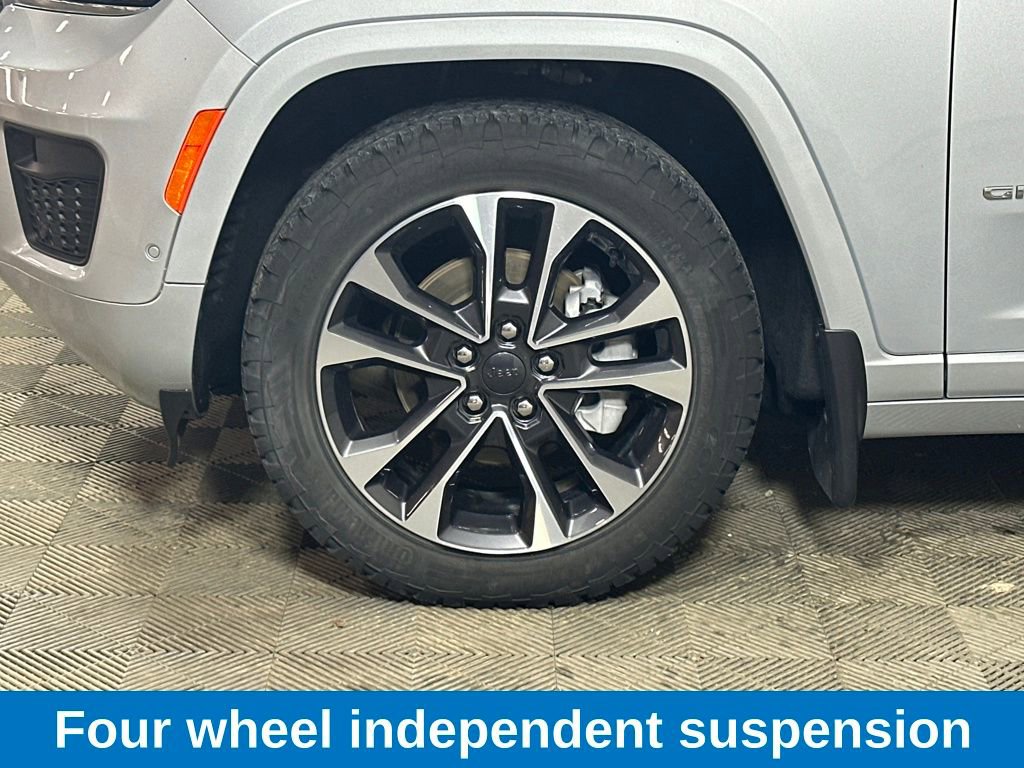 Used 2023 Jeep Grand Cherokee Overland w/ Luxury Tech Group IV image 12