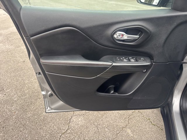 Used 2016 Jeep Cherokee 75th Anniversary image 14