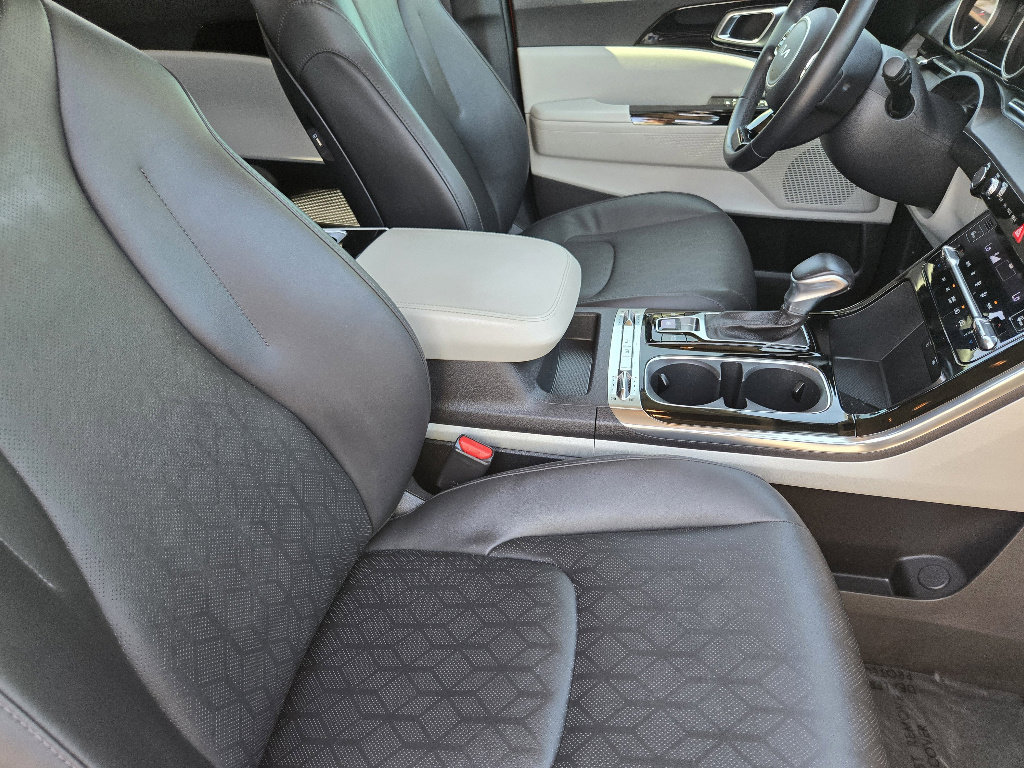 Certified 2022 Kia Carnival SX image 19