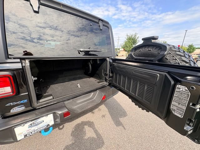 Used 2023 Jeep Wrangler Unlimited w/ Dual Top Group AWD/4WD image 27