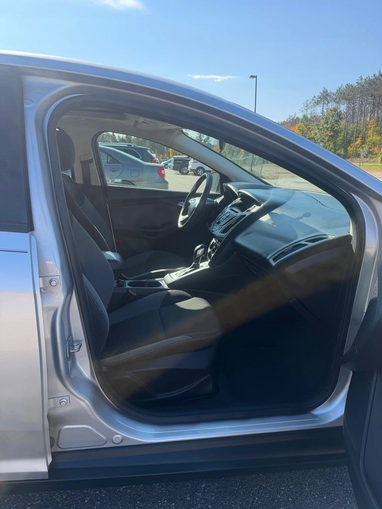 Used 2014 Ford Focus SE FWD image 17