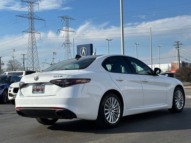 Used 2024 Alfa Romeo Giulia Sprint RWD image 3