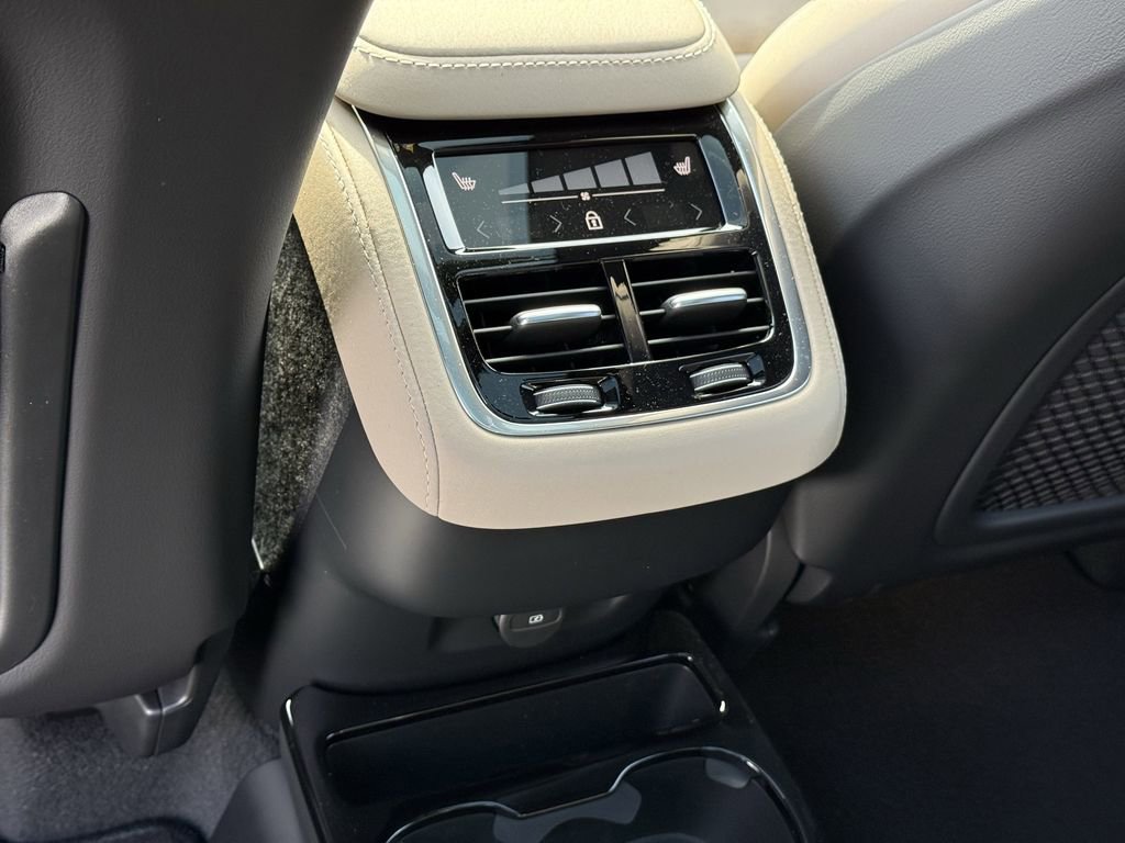 New 2026 Volvo XC90 B6 Plus w/ Protection Package Premier image 12