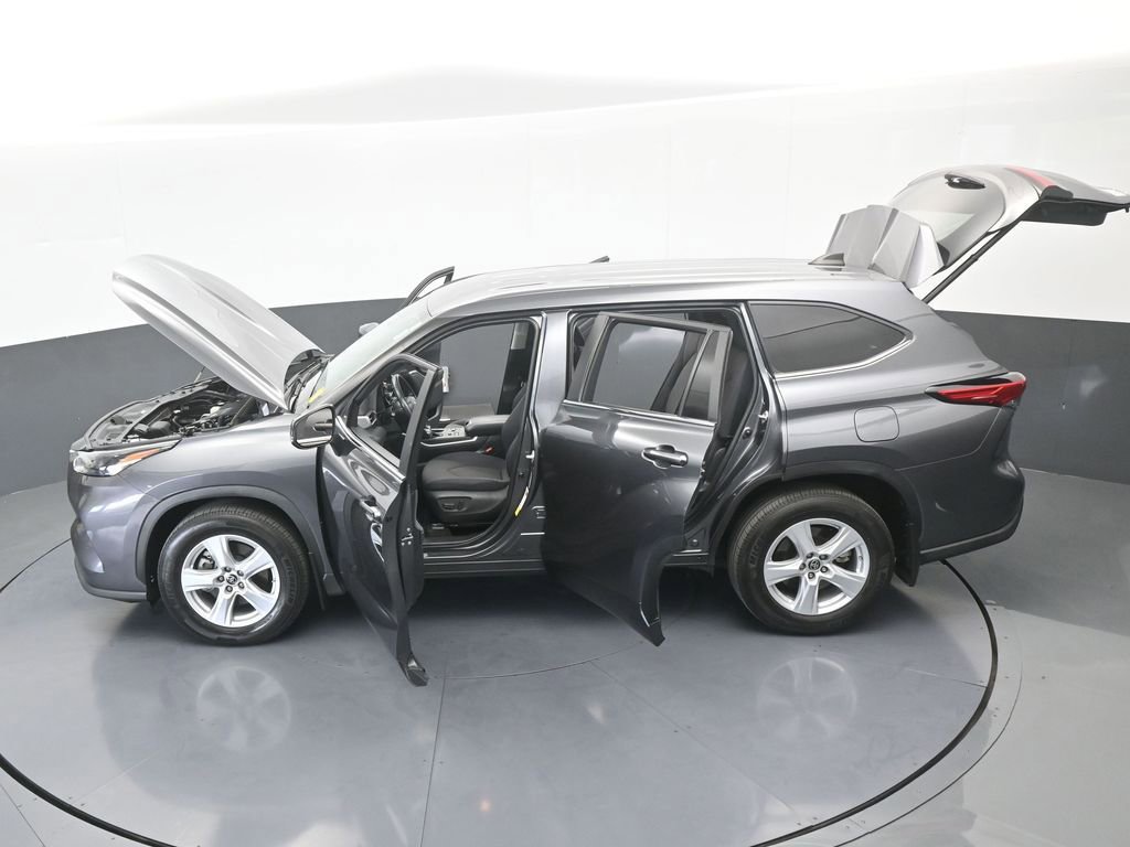 Used 2023 Toyota Highlander LE image 69