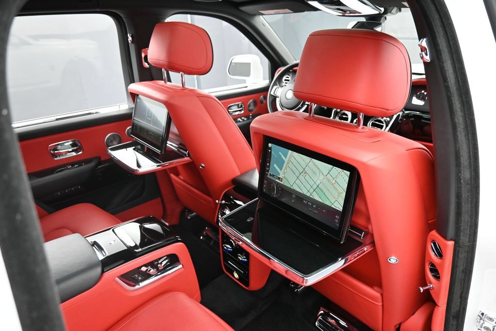 Certified 2019 Rolls-Royce Cullinan AWD/4WD image 32