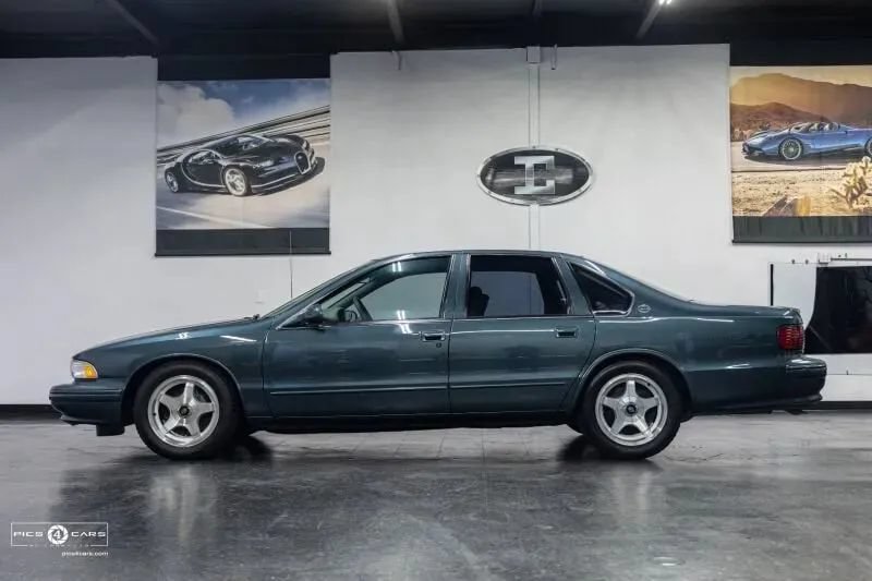 Used 1995 Chevrolet Impala SS RWD image 22