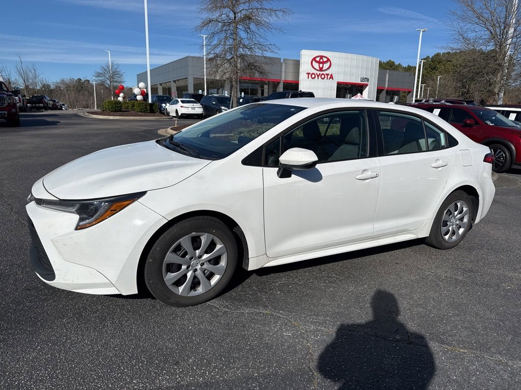 Used 2023 Toyota Corolla LE image 2