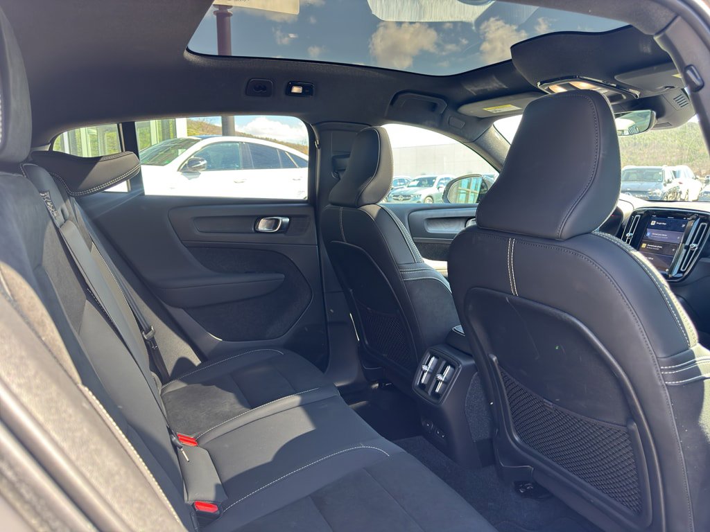 Certified 2023 Volvo C40 P8 Recharge Ultimate AWD/4WD image 18