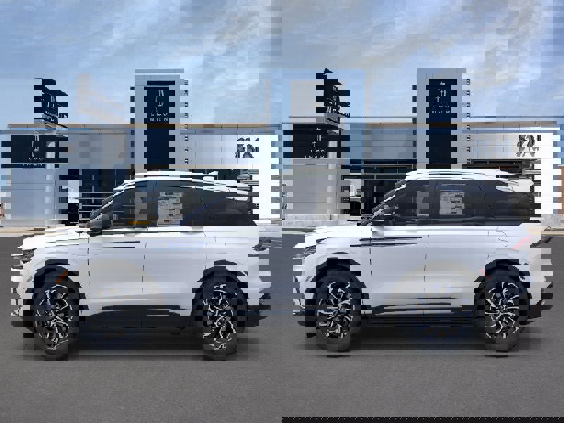 New 2026 Lincoln Nautilus Premier image 3