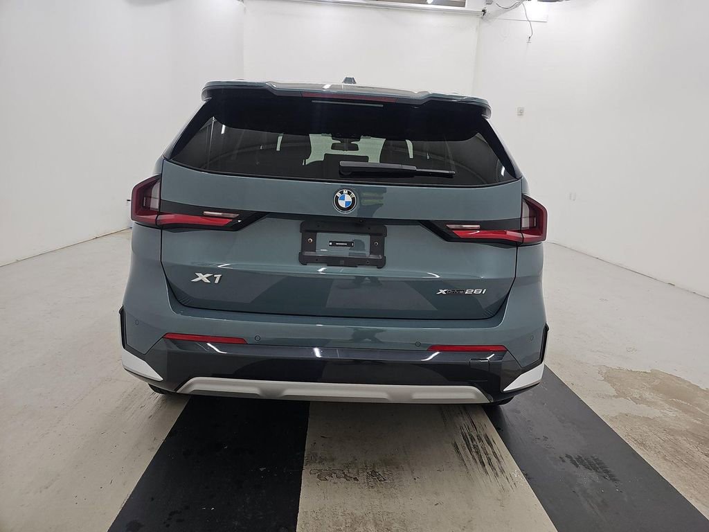 Used 2024 BMW X1 xDrive28i image 3