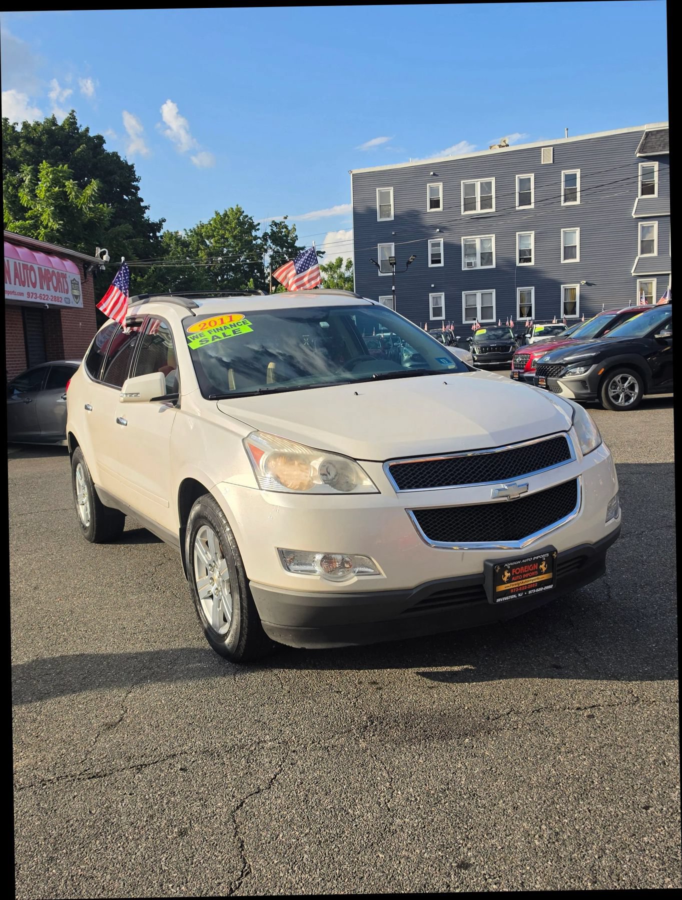Used 2011 Chevrolet Traverse LT w/ Personal Connectivity Package FWD image 4