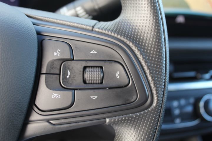 Used 2025 Buick Envista Preferred w/ Convenience II Package FWD image 17