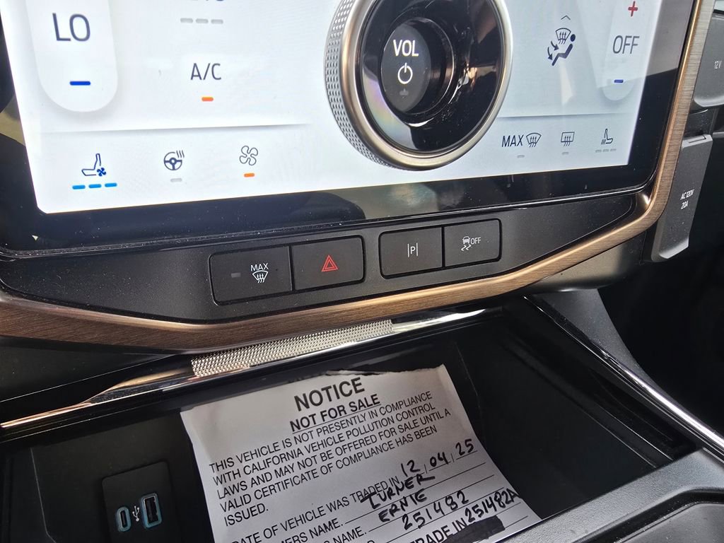 Used 2022 Ford F150 Lightning Lariat image 13