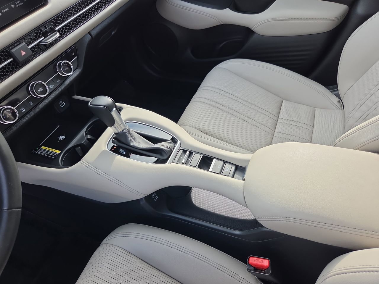 Used 2024 Honda HR-V EX-L image 32