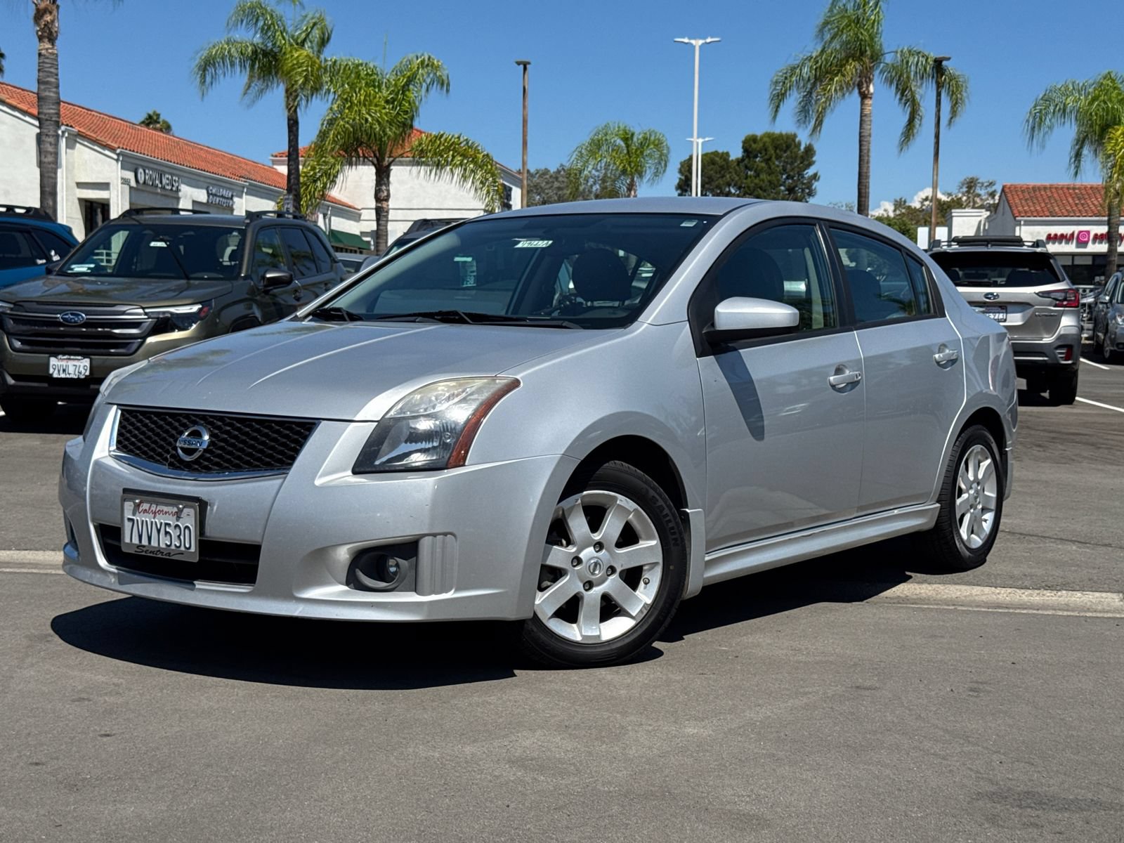 Used 2012 Nissan Sentra 2.0 SR w/ Convenience Pkg FWD image 2