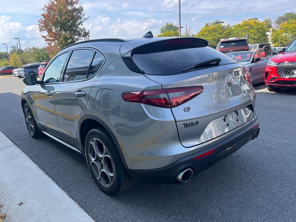 Used 2021 Alfa Romeo Stelvio Sprint w/ Nero Edizione AWD/4WD image 6