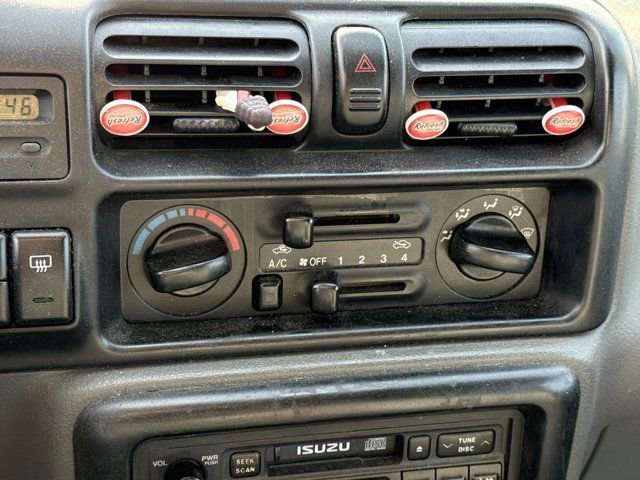 Used 2001 Isuzu Rodeo S image 17