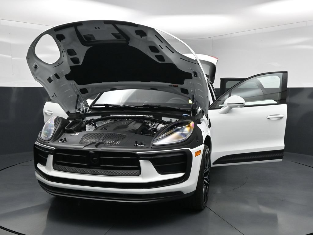 New 2026 Porsche Macan AWD/4WD image 34