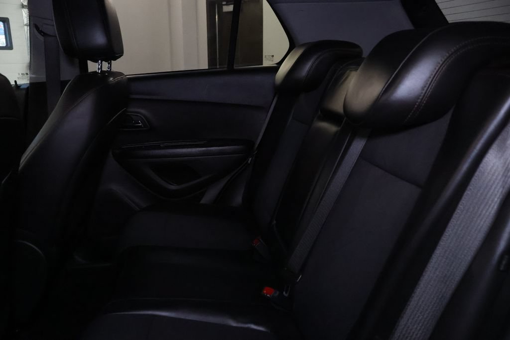 Used 2022 Chevrolet Trax LT w/ Driver Confidence Package AWD/4WD image 14