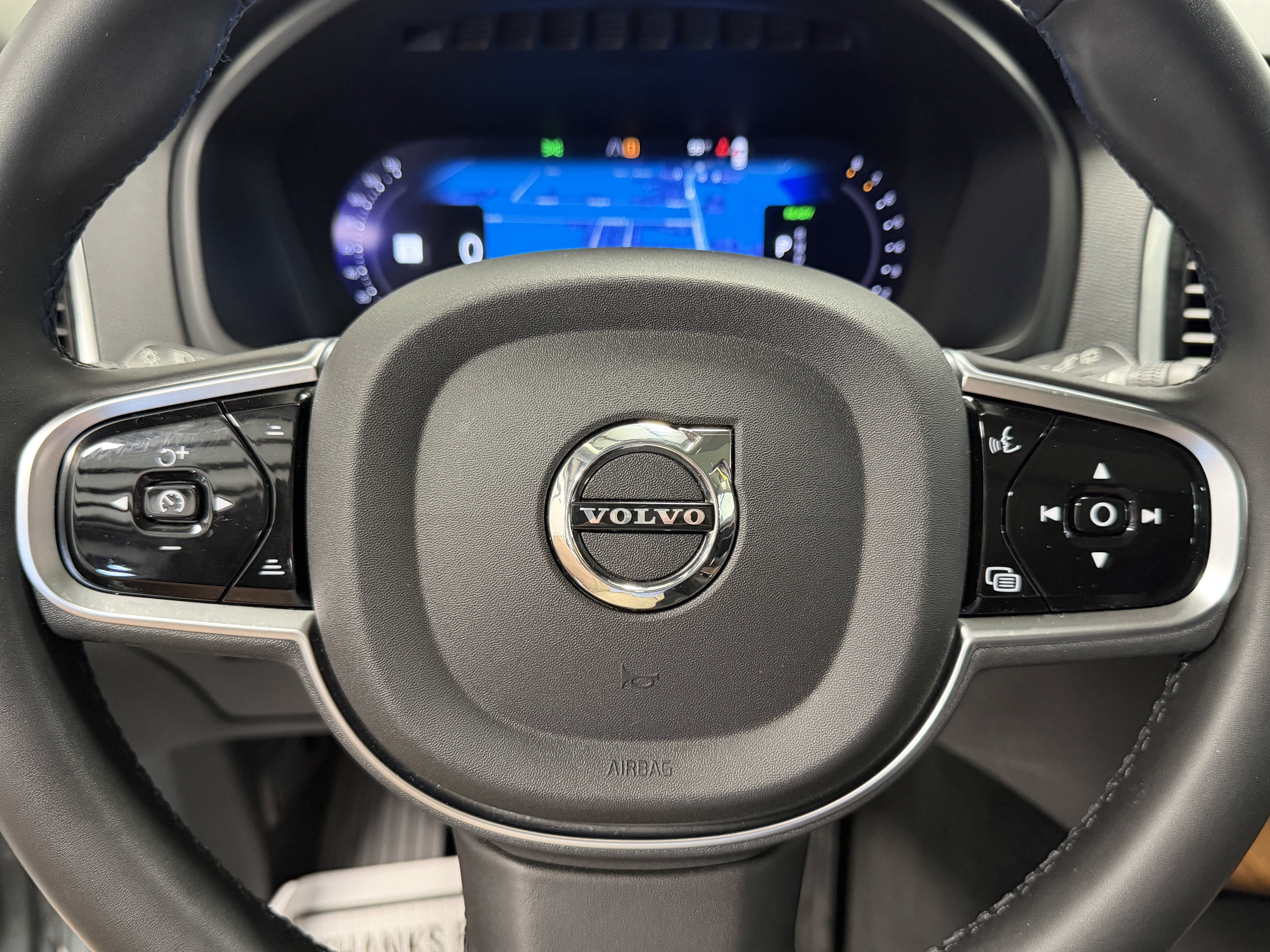 Used 2025 Volvo XC90 T8 Plus AWD/4WD image 14