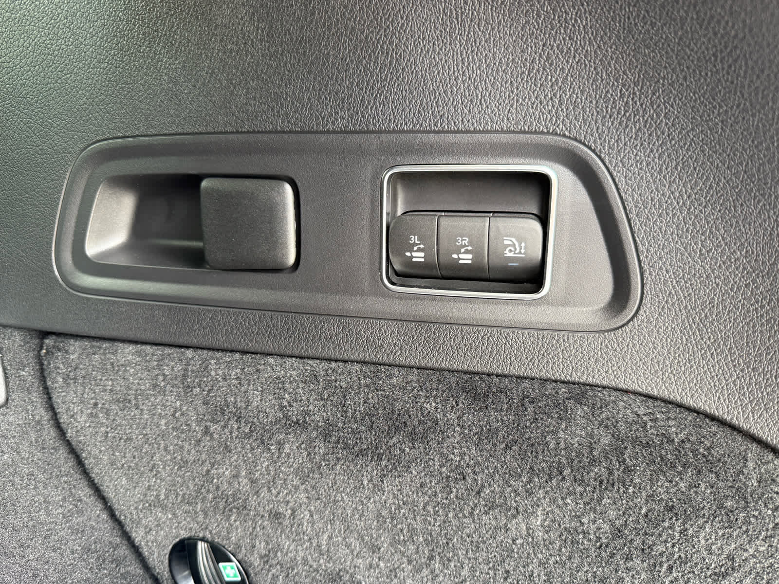 New 2026 Mercedes-Benz GLS 450 4MATIC image 38