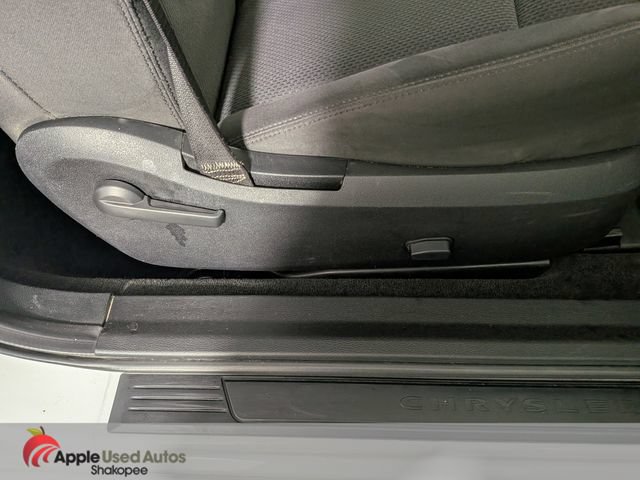 Used 2012 Chrysler 200 Touring FWD image 29