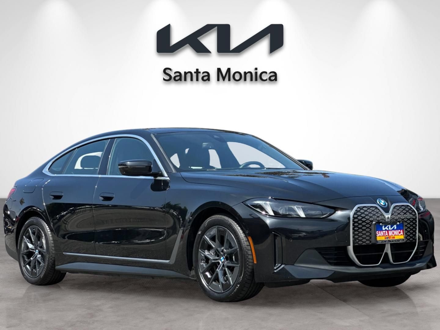 Used 2025 BMW i4 xDrive40i w/ Parking Assistance Package AWD/4WD image 8
