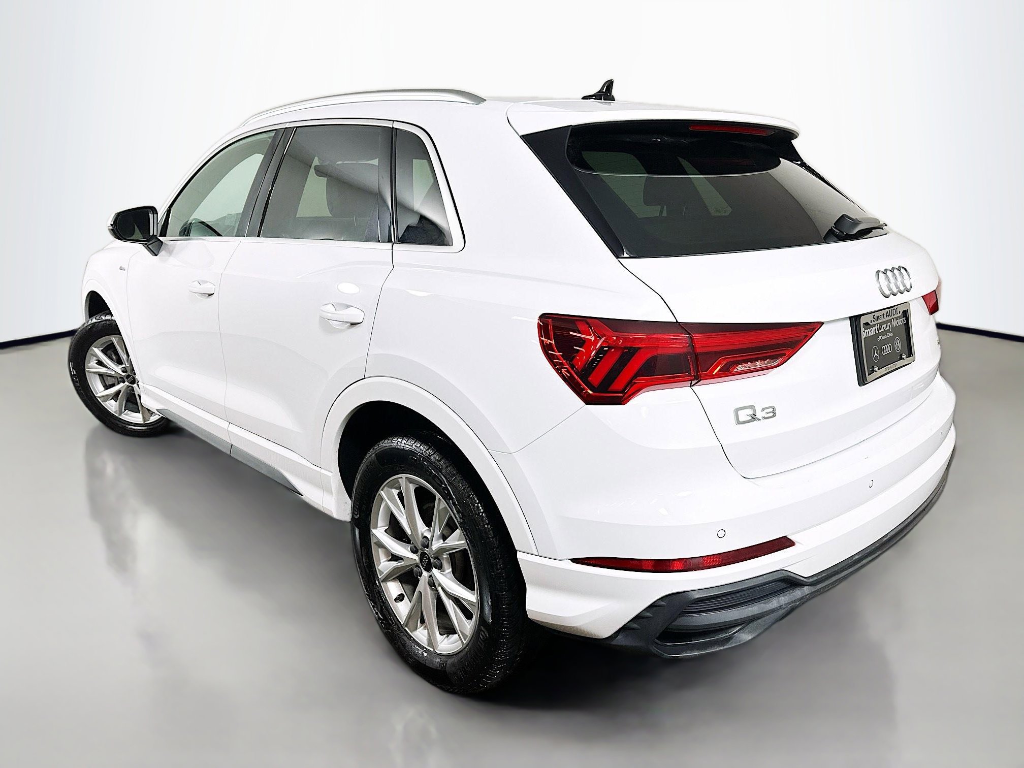 Used 2025 Audi Q3 2.0T Premium image 5