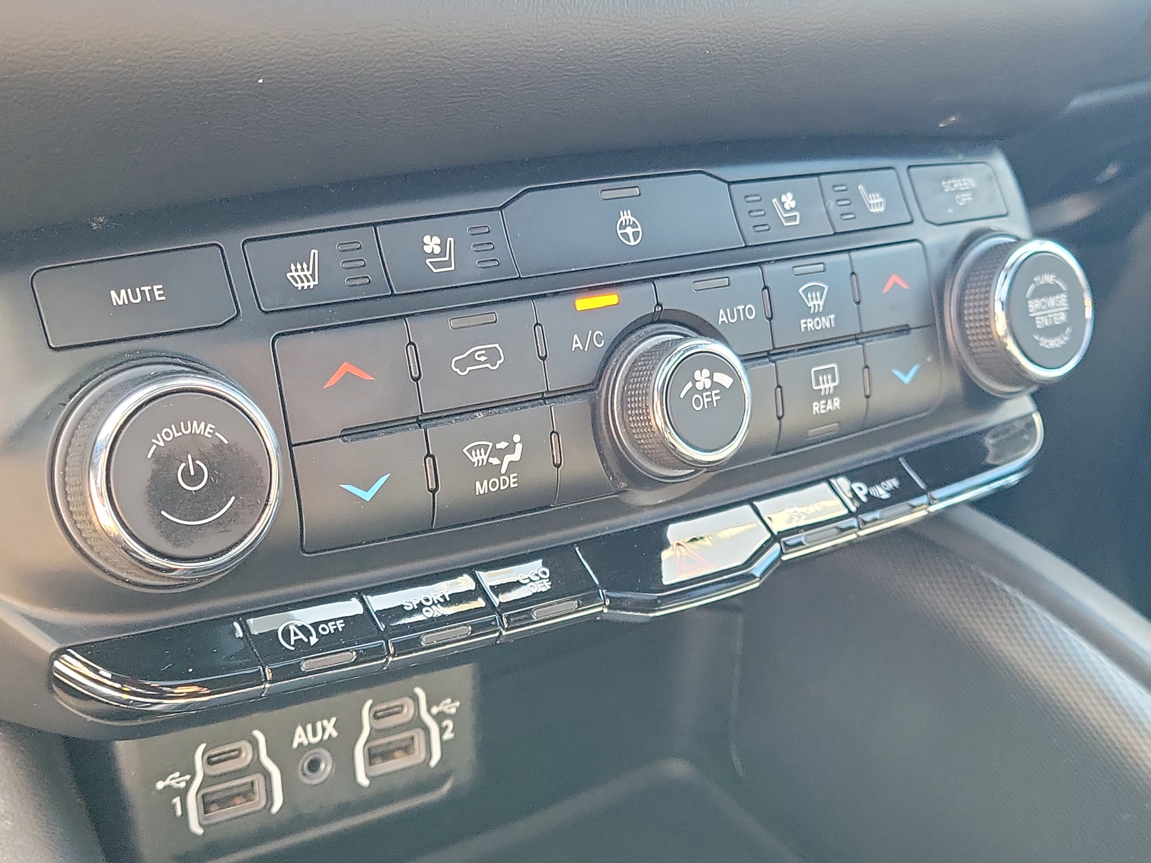 Used 2024 Dodge Durango GT image 32