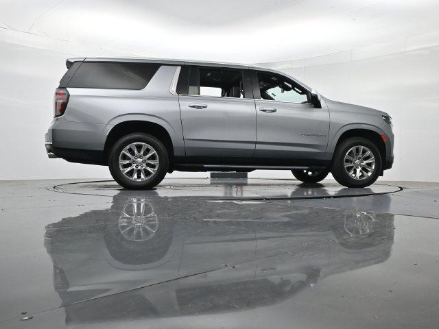 Used 2024 Chevrolet Suburban Premier AWD/4WD image 37