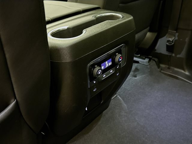Used 2025 Chevrolet Suburban Premier w/ Sun And Tow Package AWD/4WD image 30
