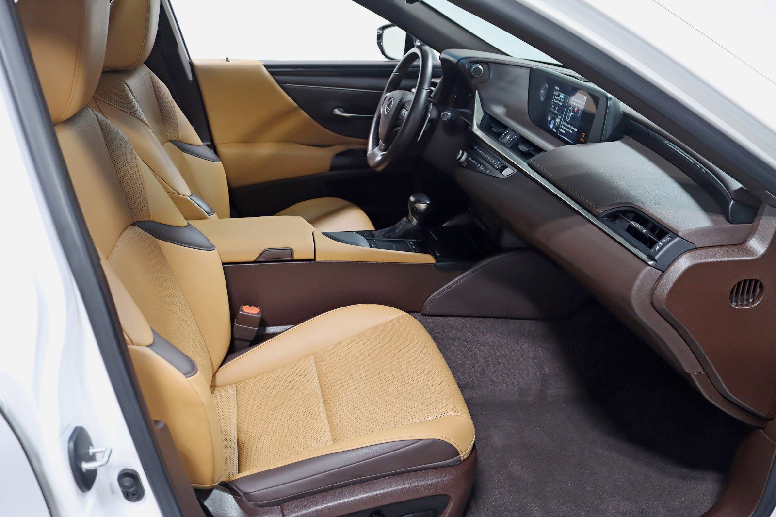 Used 2021 Lexus ES 300h w/ Accessory Package image 29