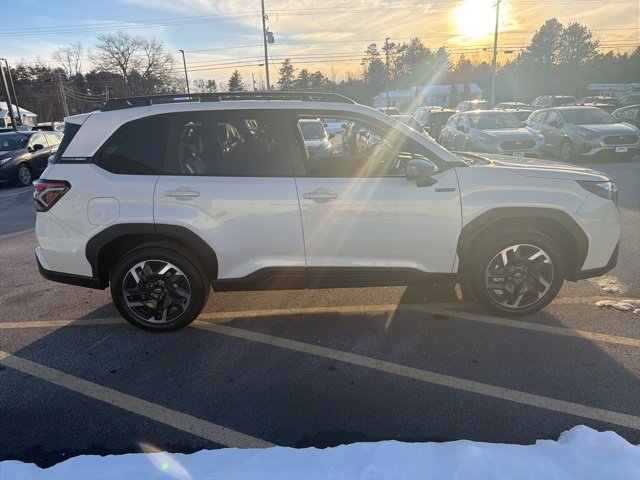 Used 2025 Subaru Forester Premium image 4