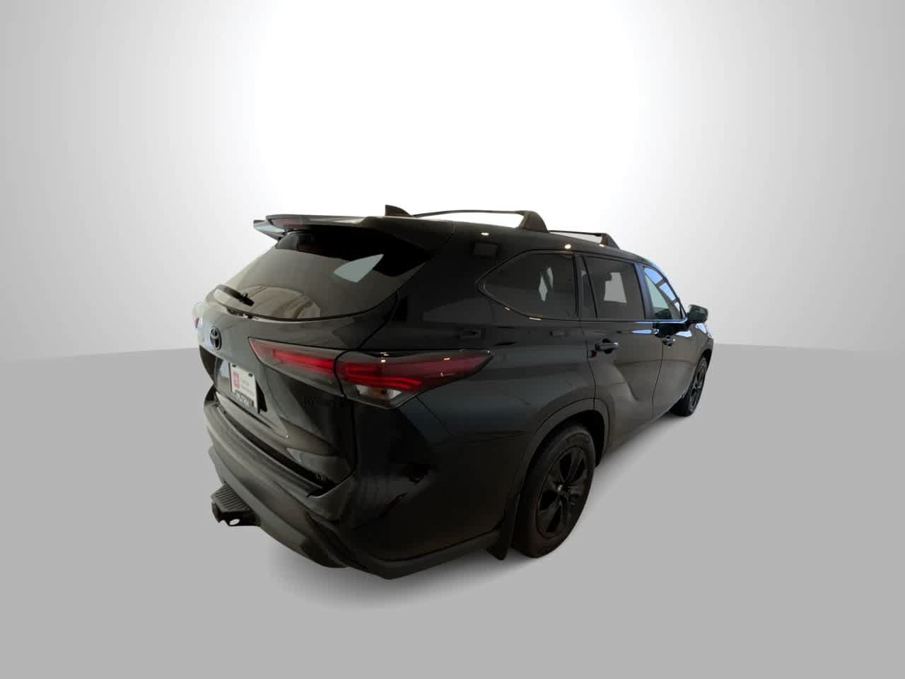 Certified 2024 Toyota Highlander LE AWD/4WD image 8