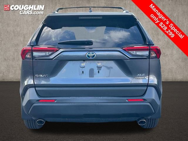 Used 2022 Toyota RAV4 XLE Premium image 6