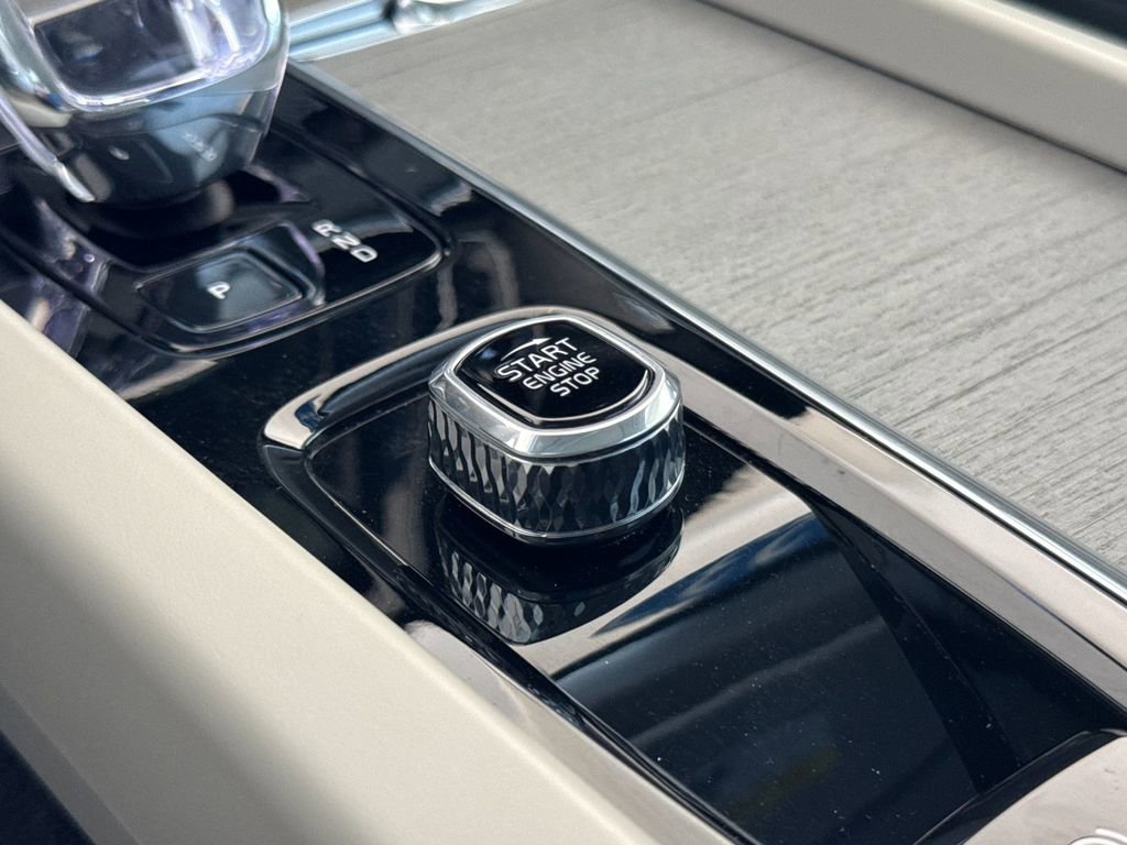 Certified 2023 Volvo XC60 B5 Ultimate FWD image 22