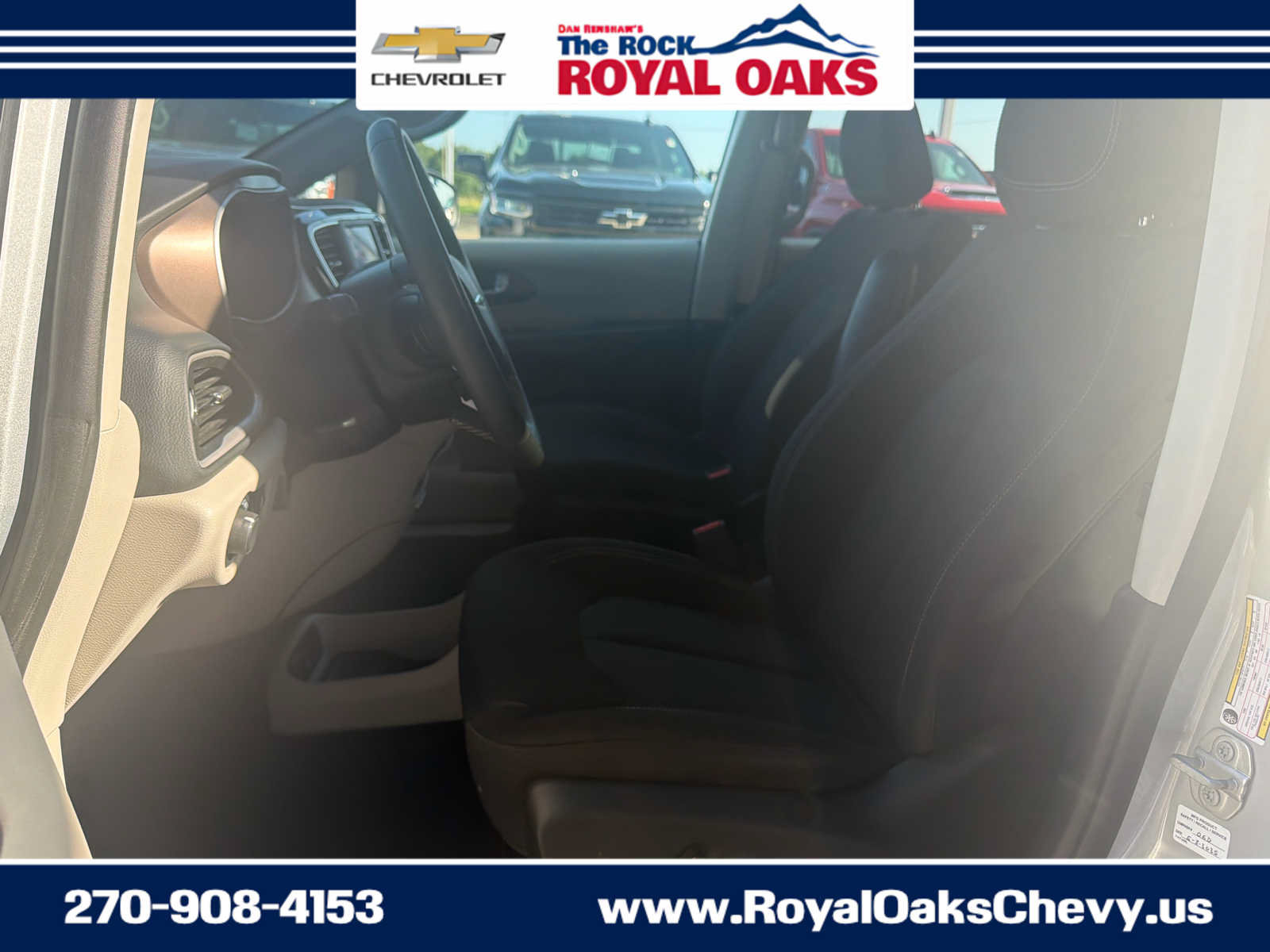Used 2023 Chrysler Voyager LX FWD image 14