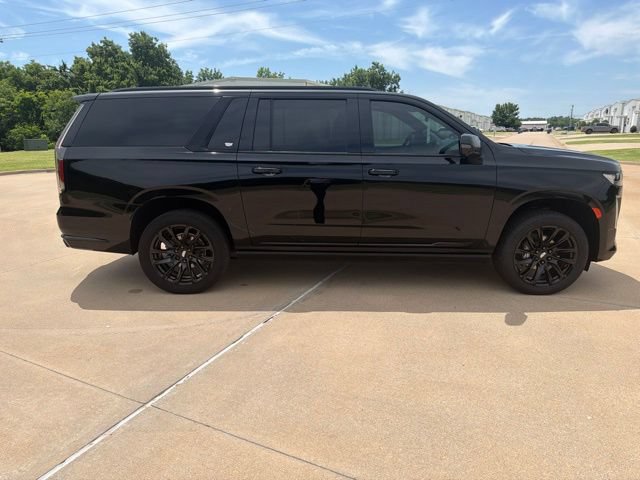 Certified 2024 Cadillac Escalade ESV Sport Platinum w/ LPO, ONYX Package AWD/4WD image 6